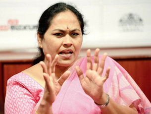 ನನ್ನ ಕೈ  ಚರ್ಮ ಕಿತ್ತುಕೊಂಡು ಬಂದಿದೆ : ಶೋಭಾ